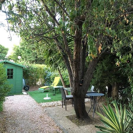 Villa De Vacances Au Calme Proche De La Mer La Londe-les-Maures Eksteriør billede