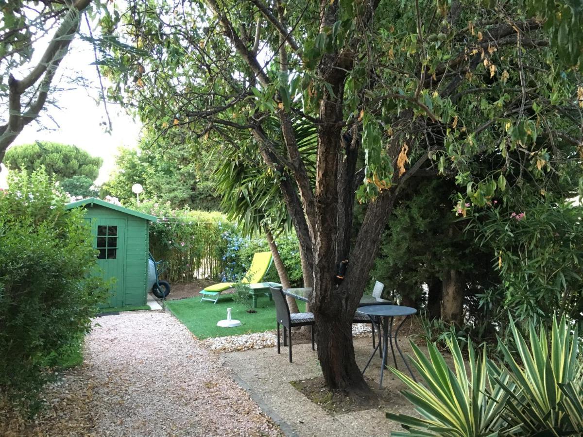 Villa De Vacances Au Calme Proche De La Mer La Londe-les-Maures Eksteriør billede