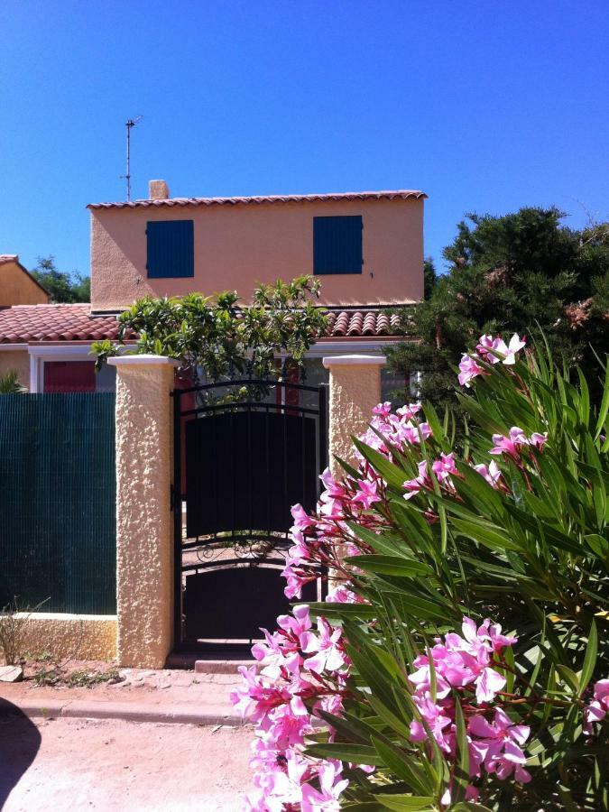 Villa De Vacances Au Calme Proche De La Mer La Londe-les-Maures Eksteriør billede