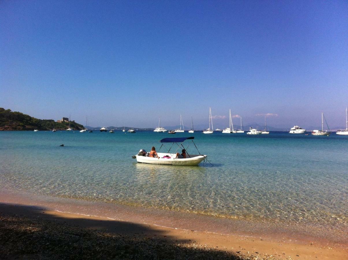 Villa De Vacances Au Calme Proche De La Mer La Londe-les-Maures Eksteriør billede